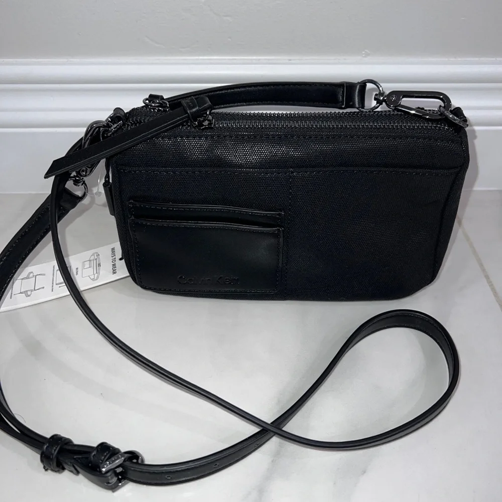 Calvin Klein Crossbody Bag - Picture 1 of 7